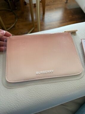 Make Up Bag Burberry like new